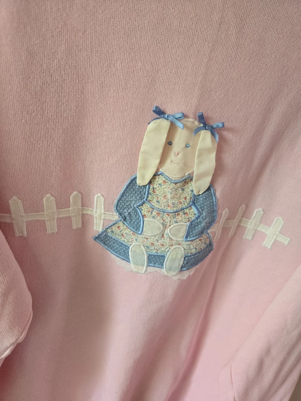 ​🐰 Vintage 80s/90s Hanes Pink Bunny Appliqué Sweatshirt - Picture 3 of 10